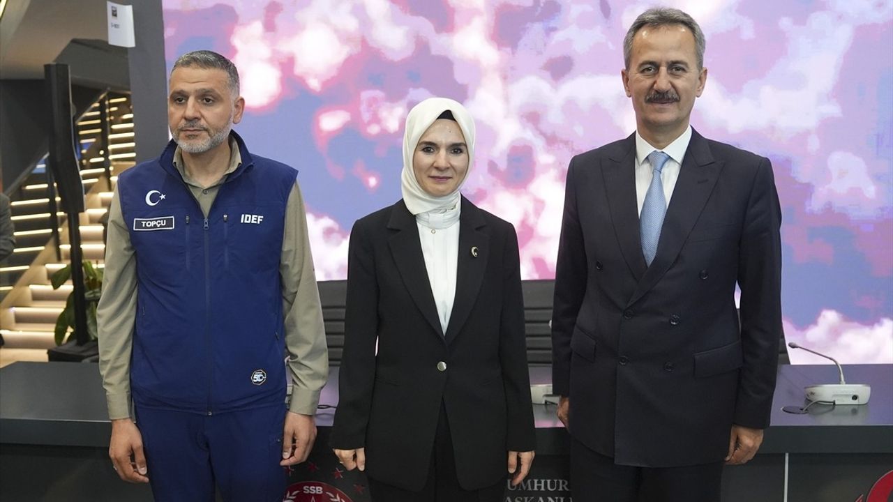Aile ve Sosyal Hizmetler Bakanı Göktaş, IDEF 2025 Fuarını Ziyaret Etti