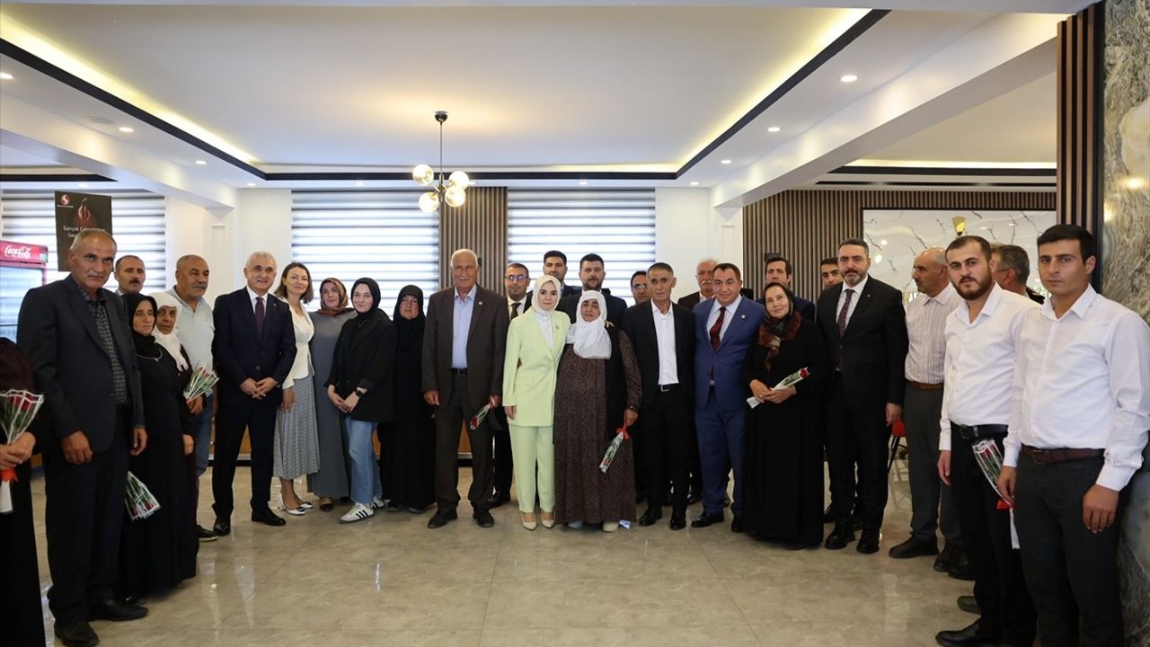 Aile ve Sosyal Hizmetler Bakanı Göktaş, Muş'ta Şehit ve Gazilere Destek Vurgusu Yaptı