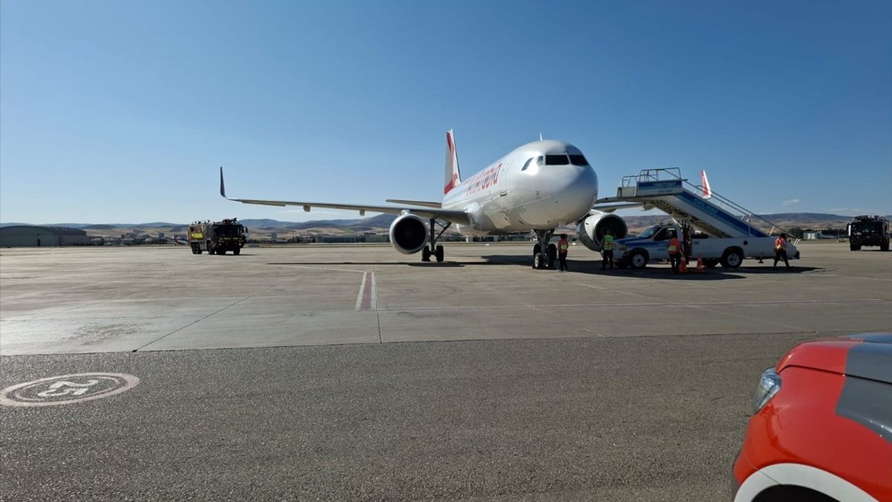 AirArabia Uçağı Motor Arızası Nedeniyle Esenboğa Havalimanı'na Acil İniş Yaptı
