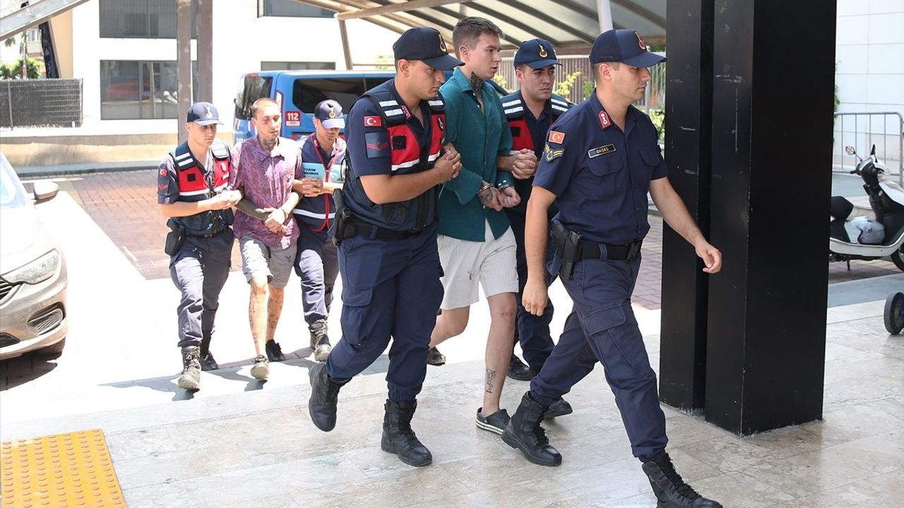 Alanya'da Bıçakla Öldürülen Rus Vatandaşının Cinayetinde İki Şüpheli Tutuklandı