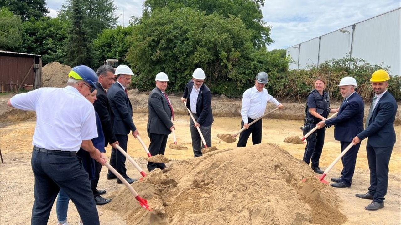 Almanya'nın Willich Kentinde DİTİB Camisi ve Eğitim Külliyesinin Temeli Atıldı