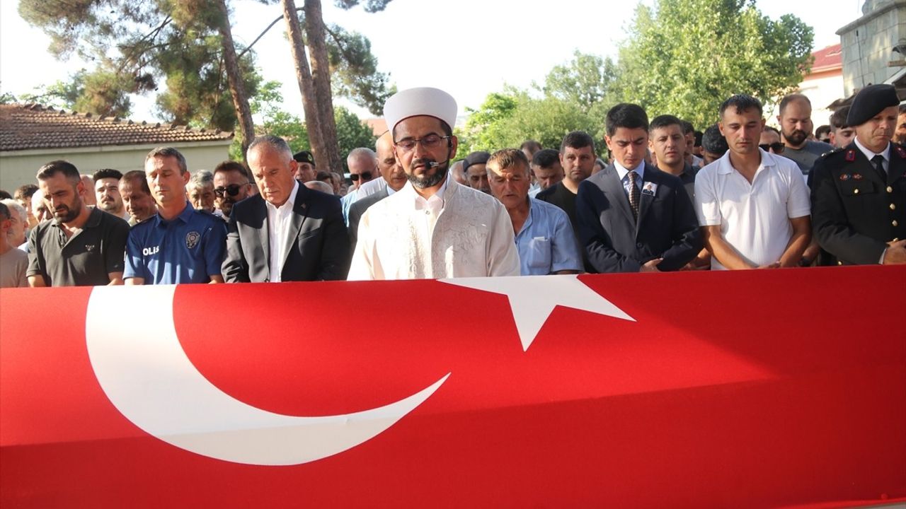 Amasya'da Traktör Kazasında Hayatını Kaybeden Uzman Çavuş Mücahit Demirci'nin Cenazesi Defnedildi
