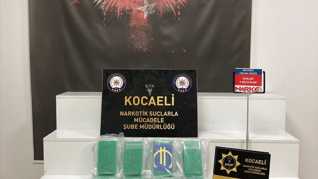 Anadolu Otoyolu'nda Kamyonette 9 kilogram Kokain Ele Geçirildi, 3 Şüpheli Gözaltına Alındı