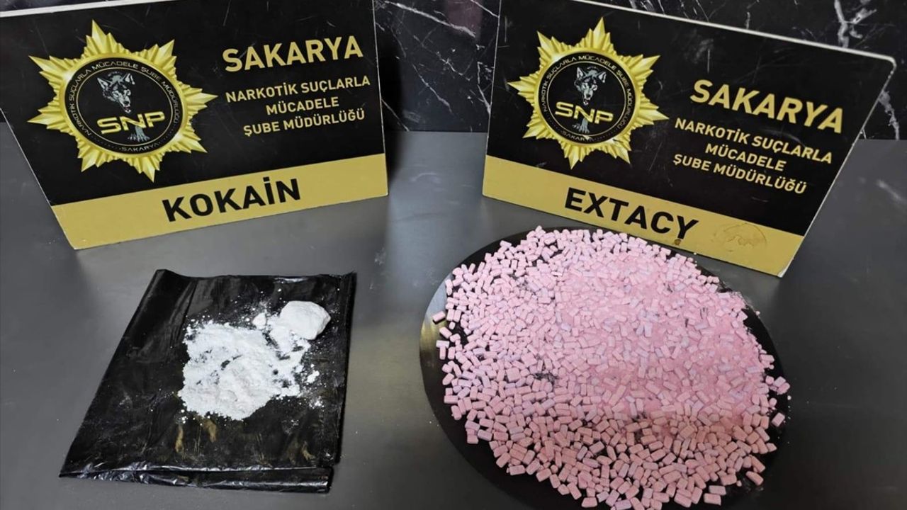 Anadolu Otoyolu'nda Uyuşturucu Operasyonu: İki Zanlı Tutuklandı