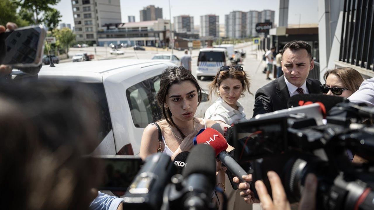 Ankara'da 26 Katlı Binadaki Yangın İncelemeleri Devam Ediyor