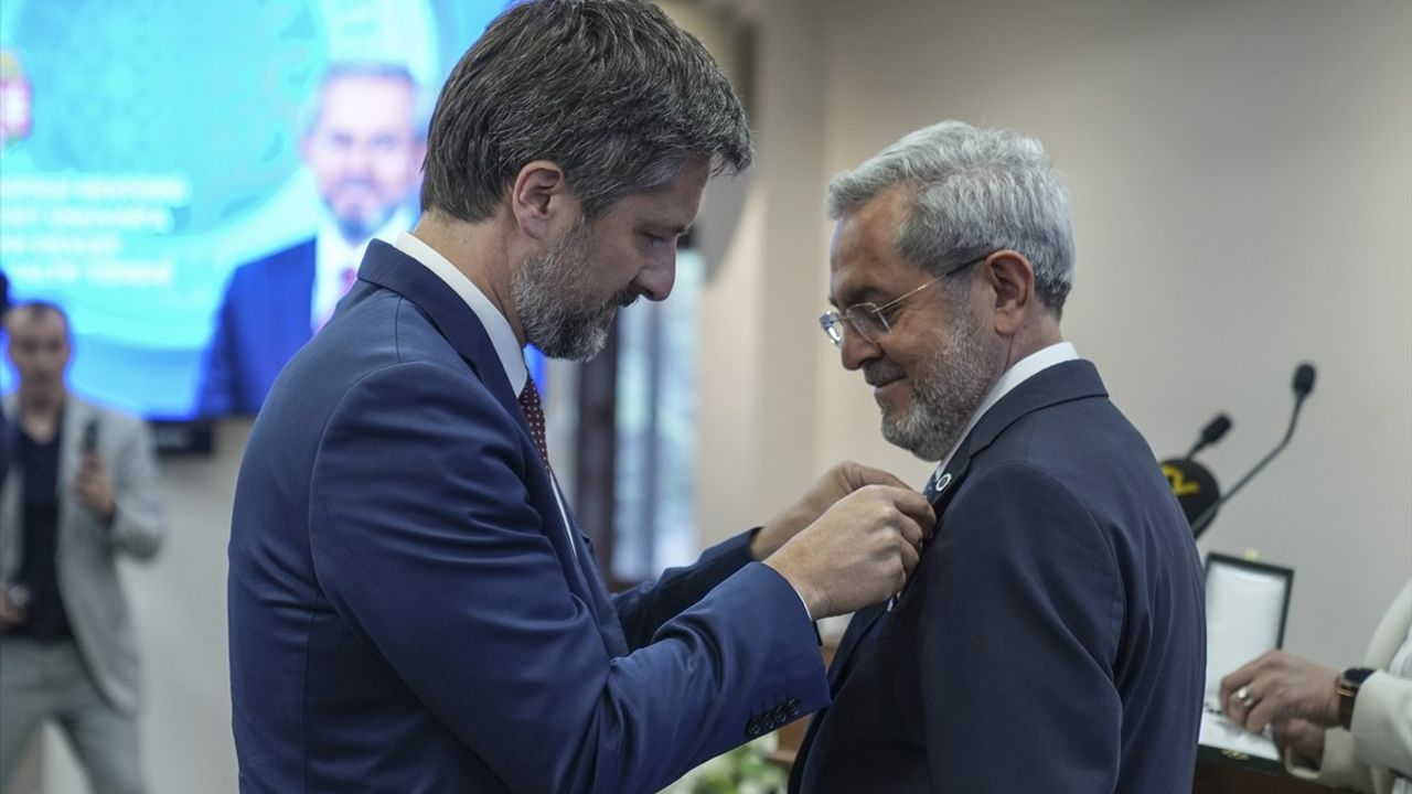 Ankara Üniversitesi Rektörü Prof. Dr. Necdet Ünüvar, Macaristan Devlet Liyakat Nişanı ile Onurlandırıldı