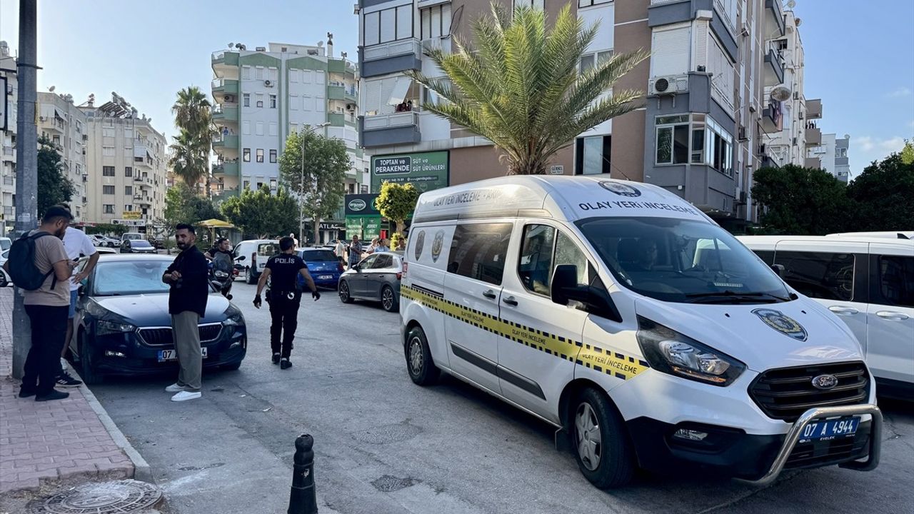 Antalya'da Bıçaklanma Olayı: 45 Yaşındaki Adam Ölü Bulundu