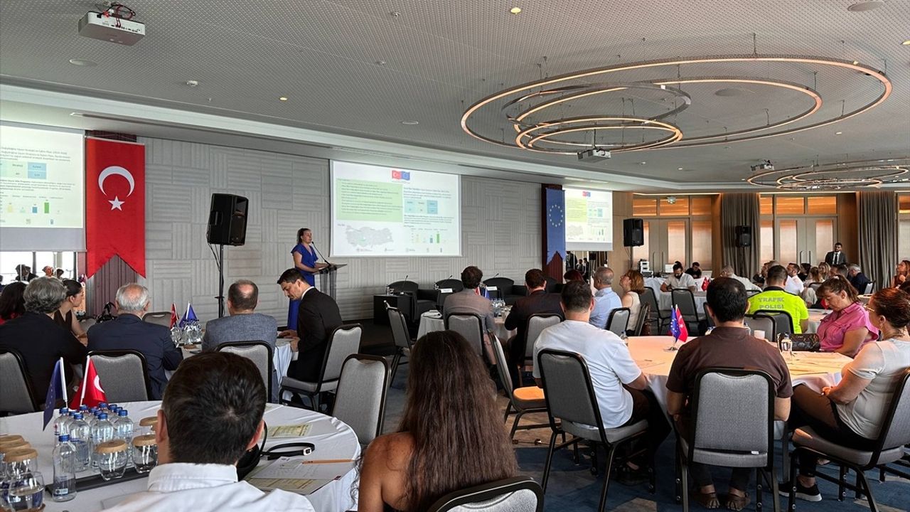 Antalya'da İklim Değişikliği ve Ulaşım Konferansı Gerçekleştirildi