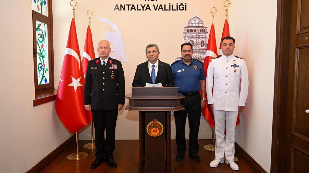 Antalya'da Son Bir Haftada 37 Orman Yangını: 52 Hektar Zarar Gördü