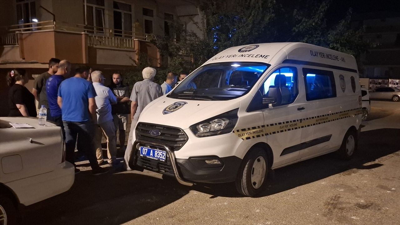 Antalya'da Üniversite Öğrencisi Genç Kız, Ağabeyi Tarafından Öldürüldü