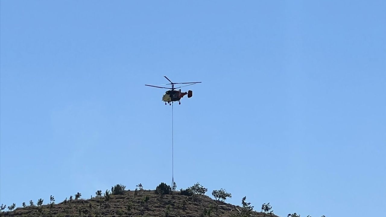 Antalya'daki Orman Yangınlarına Havan ve Karadan Müdahale Devam Ediyor