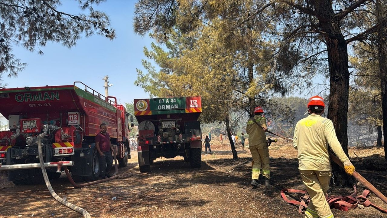 Antalya Gazipaşa'daki Orman Yangınına Hava ve Karadan Müdahale Ediliyor