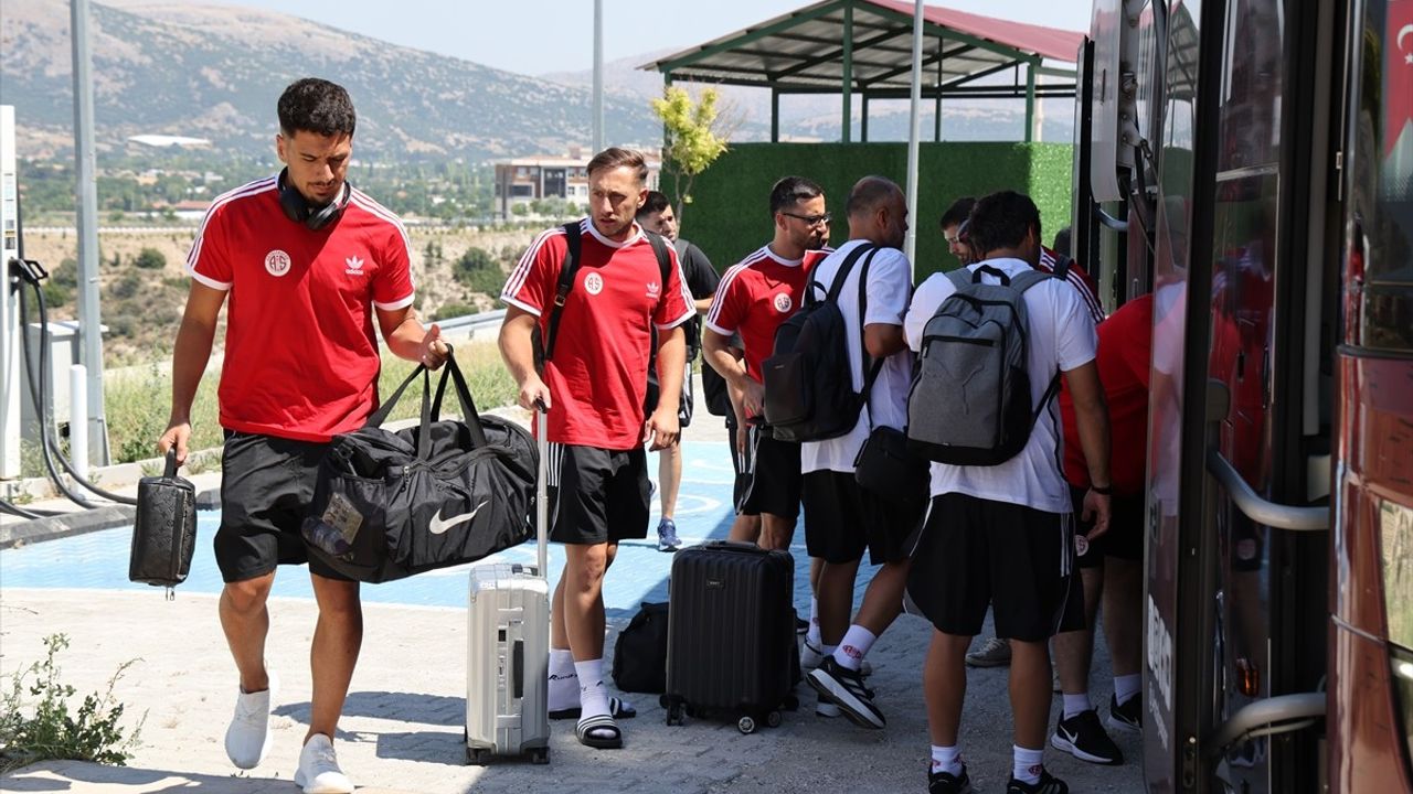 Antalyaspor Yeni Sezon Hazırlıkları İçin Burdur'da Kampa Girdi
