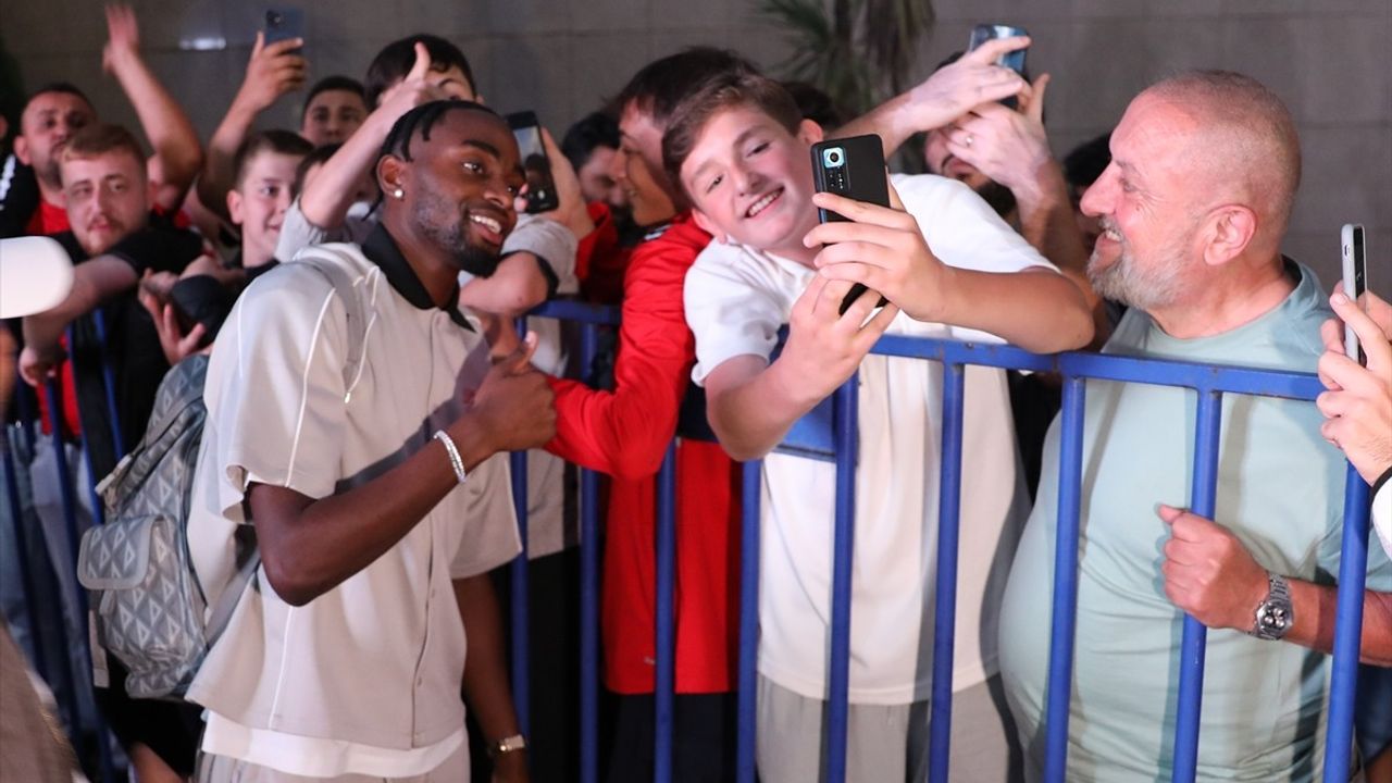 Antoine Makoumbou, Samsunspor ile Dört Yıllık Sözleşme İmzaladı