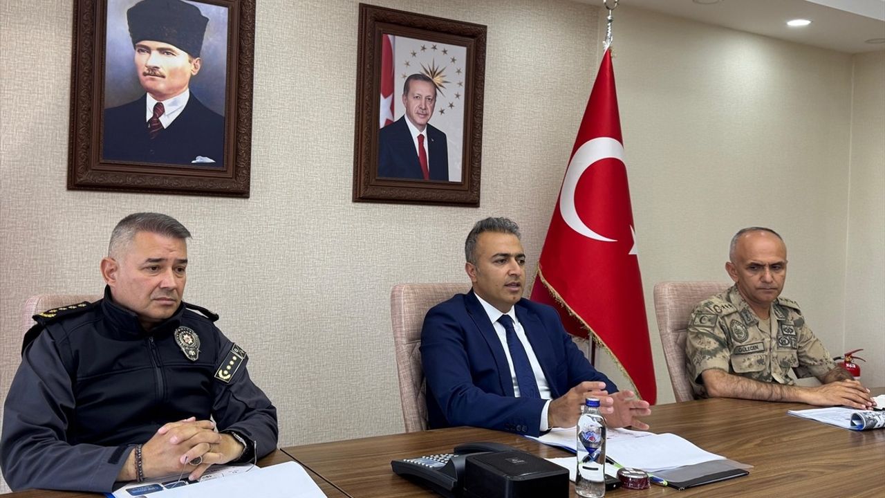 Ardahan Valisi Çiçek'ten Basın Bilgilendirme Toplantısı