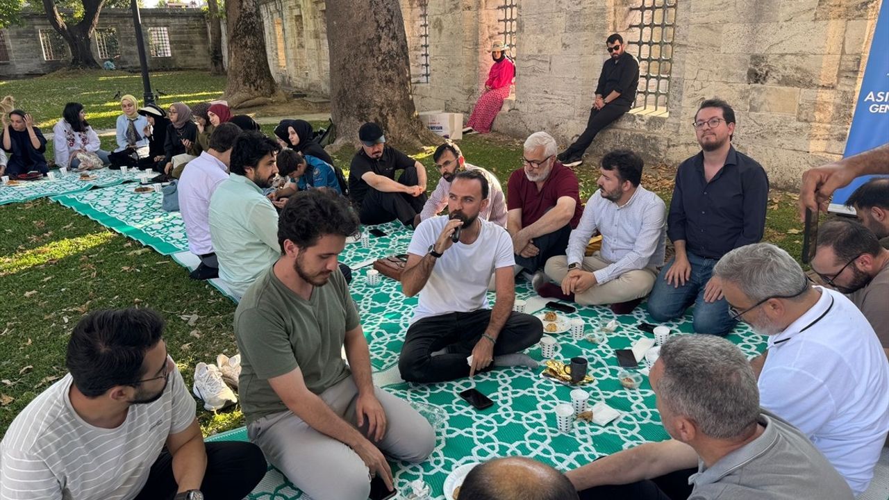 Asım Gültekin, 7. Geleneksel Dut Buluşması'nda Anıldı