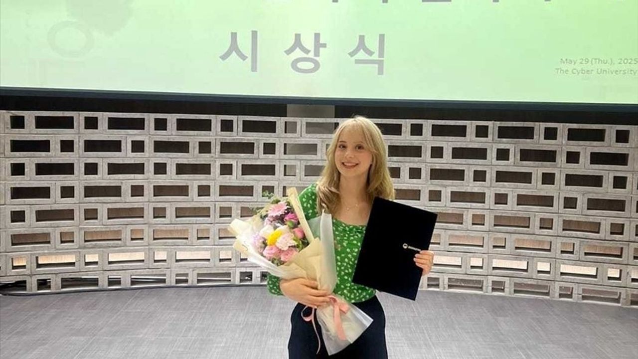 Aybüke Cihan, Güney Kore'de Korece Yarışmasında Birinci Oldu