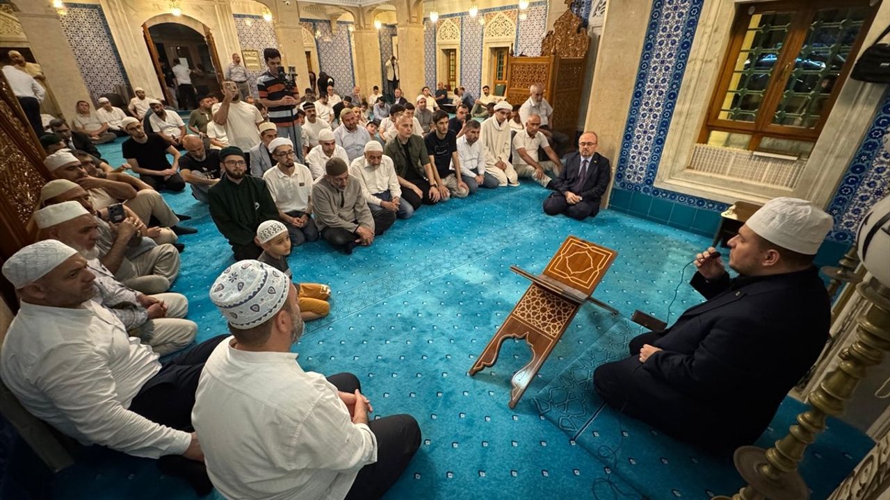 Azerbaycan'da 15 Temmuz Şehitleri Anma Programı Düzenlendi