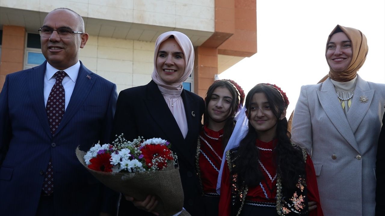 Bakan Göktaş, Ağrı'da Aile ve Gençlik Fonunu Tanıttı