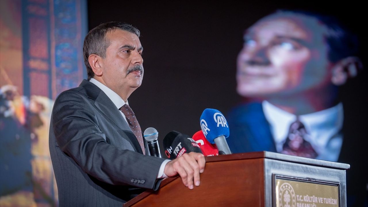 Bakan Göktaş ve Bakan Tekin, Muharrem Ayı İftar Programında Bir Araya Geldi