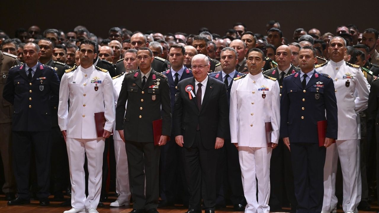 Bakan Güler, Milli Savunma Üniversitesi Mezuniyet Töreninde Türkiye Yüzyılı Vizyonuna Vurgu Yaptı