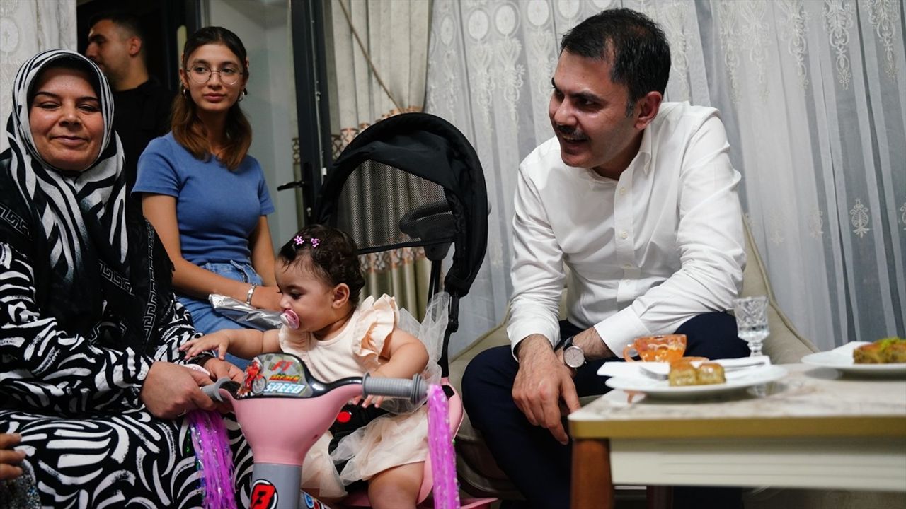 Bakan Kurum, Malatya'da Depremzedeleri Ziyaret Etti