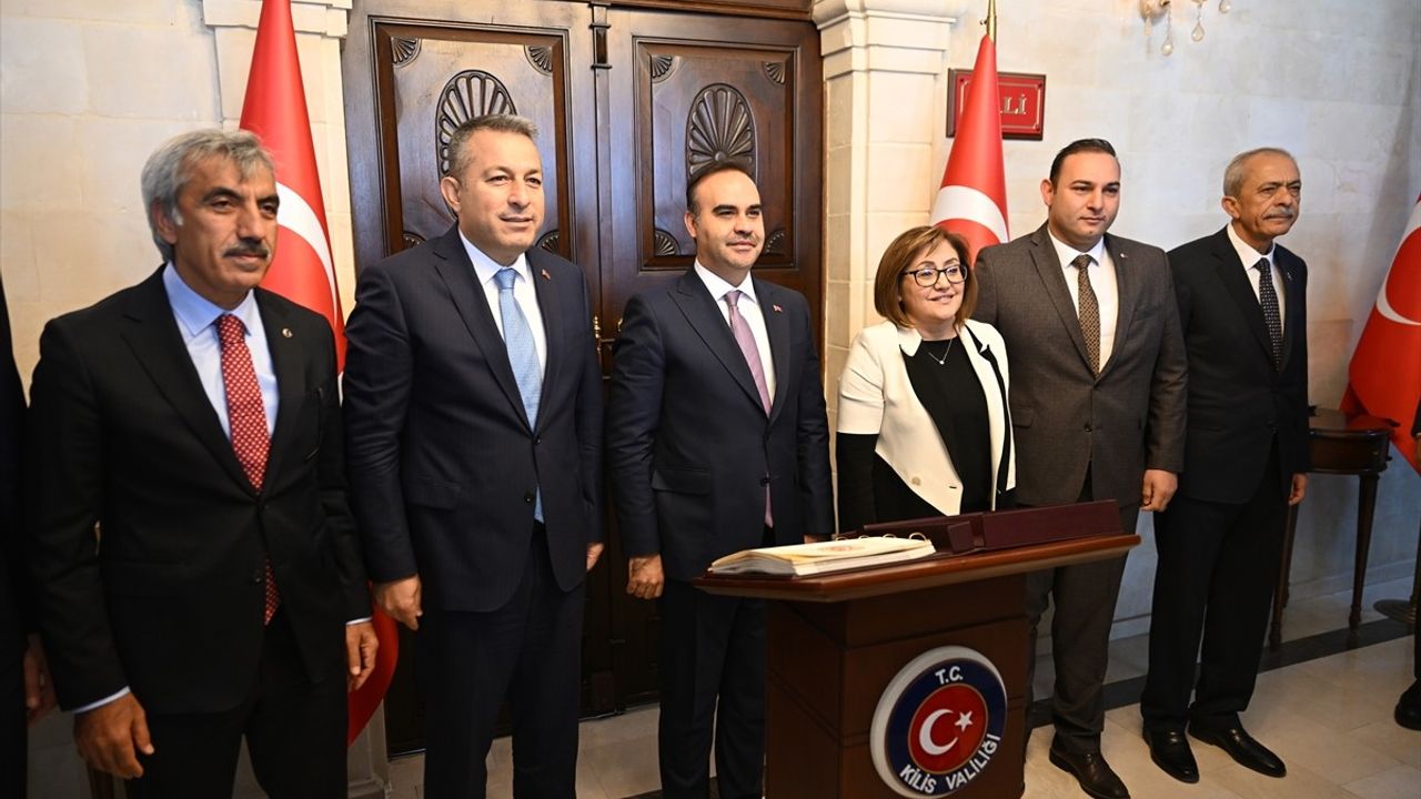 Bakan Mehmet Fatih Kacır Kilis'te Çeşitli Ziyaretlerde Bulundu