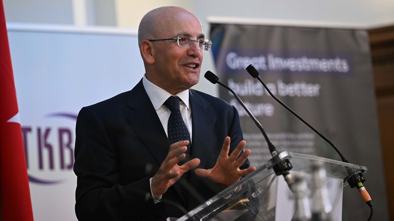 Bakan Şimşek, Londra'da İslami Finans Zirvesi'nde Türkiye Ekonomisini Değerlendirdi