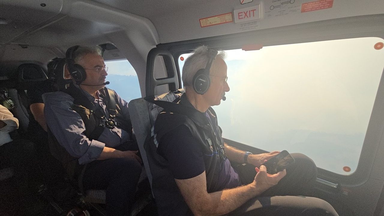 Bakan Uraloğlu, Bursa'daki Orman Yangınını Havadan İnceledi