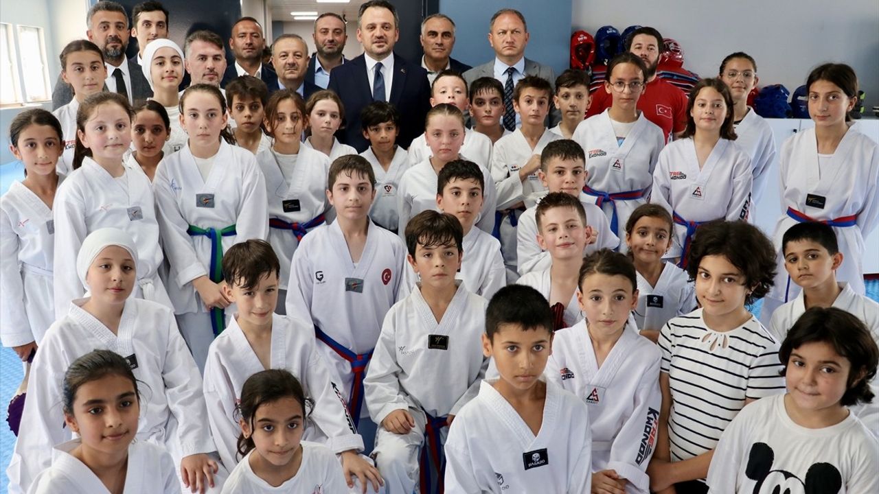 Bakan Yardımcısı Eminoğlu, Gazze'deki Çocukların Açlık Tehditi Üzerine Açıklamalarda Bulundu