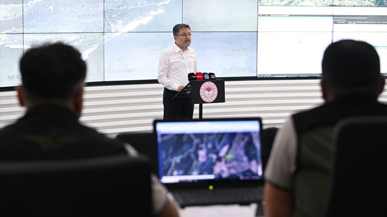 Bakan Yumaklı, Bilecik Kurtköy'deki Orman Yangınının Kontrol Altına Alındığını Açıkladı