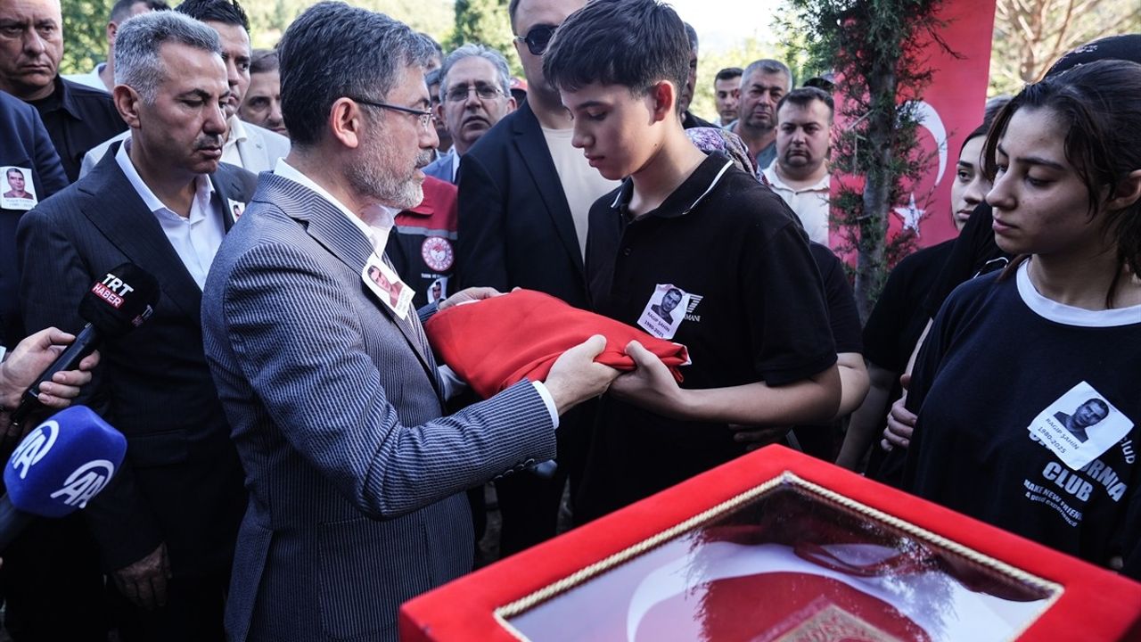 Bakan Yumaklı, Şehit Orman İşçisi Ragıp Şahin İçin Tören Düzenledi