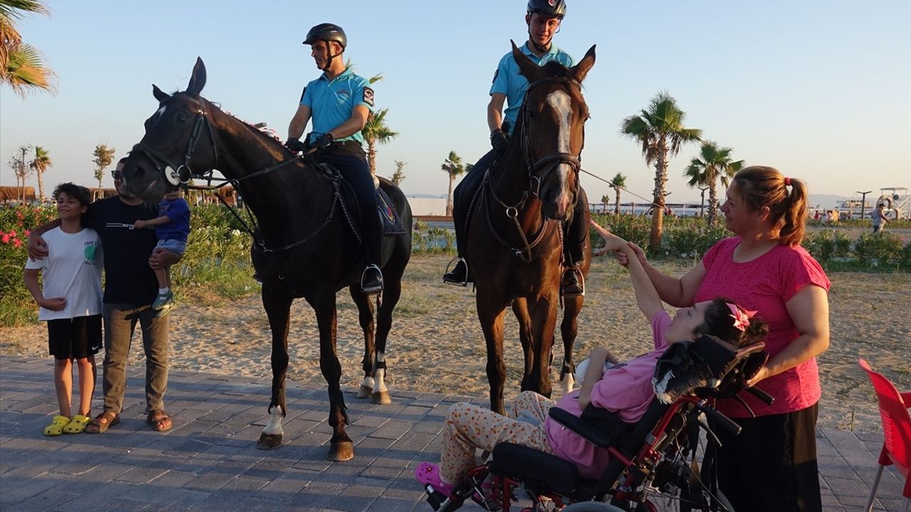 Balıkesir'de Atlı Jandarma Birliği, Sahil Güvenliğini Sağlayacak
