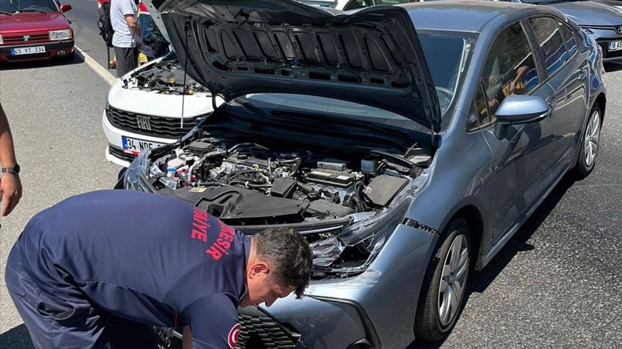 Balıkesir'de Zincirleme Trafik Kazası: 4 Yaralı