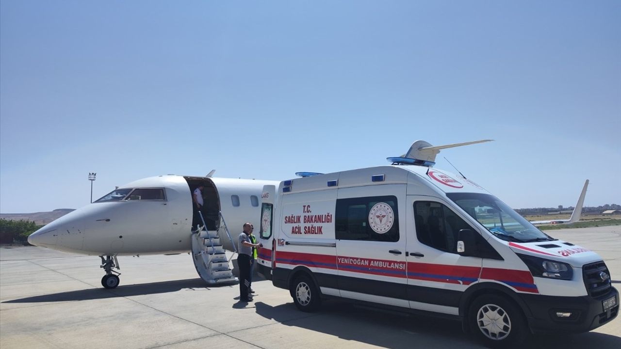 Batman'da 33 Günlük Bebek, Ambulans Uçakla İstanbul'a Sevk Edildi