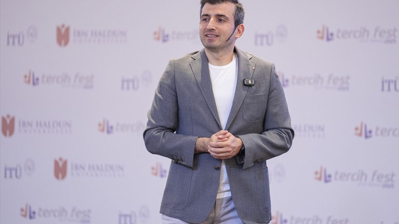 Baykar Yönetim Kurulu Başkanı Selçuk Bayraktar, TercihFest 2025'te Üniversite Adaylarıyla Buluştu