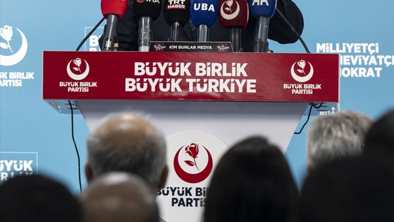 BBP Genel Başkanı Destici, Gazze'ye Yönelik Saldırılara Sert Tepki Gösterdi