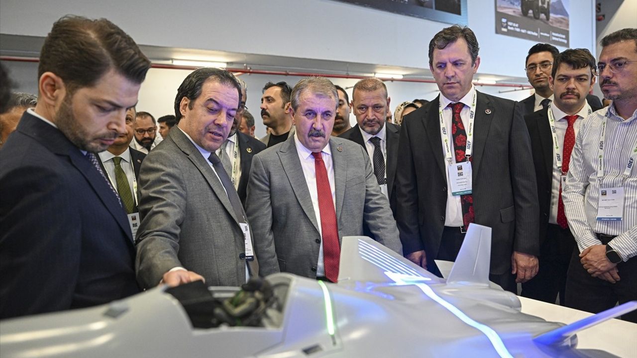 BBP Genel Başkanı Destici, IDEF 2025 Fuarını Ziyaret Etti