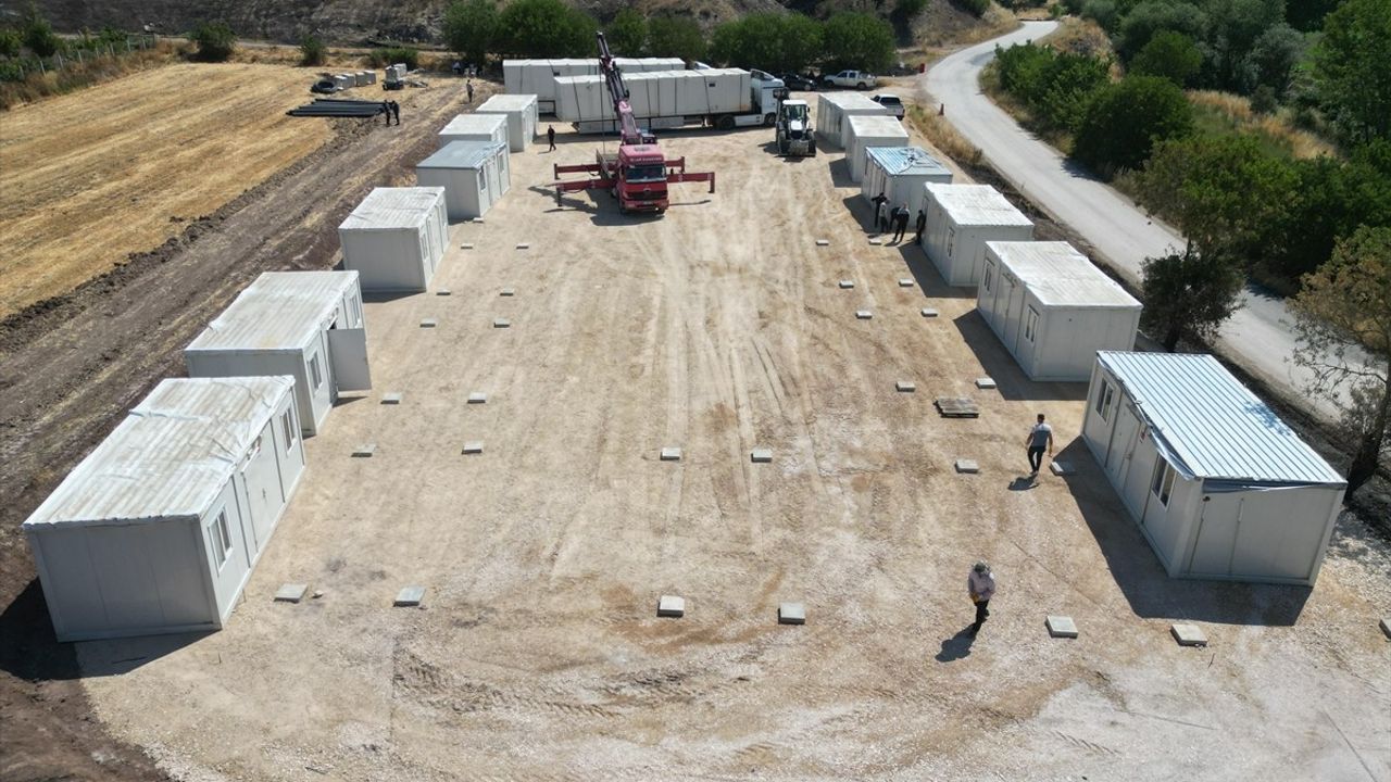 Bilecik'te Orman Yangınlarından Etkilenenler İçin Konteyner Kurulumları Devam Ediyor