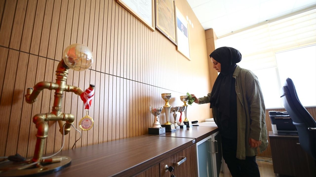 Bingöl Üniversitesi Temizlik Personelinin YKS Başarısı: Hedef Tıp Eğitimi