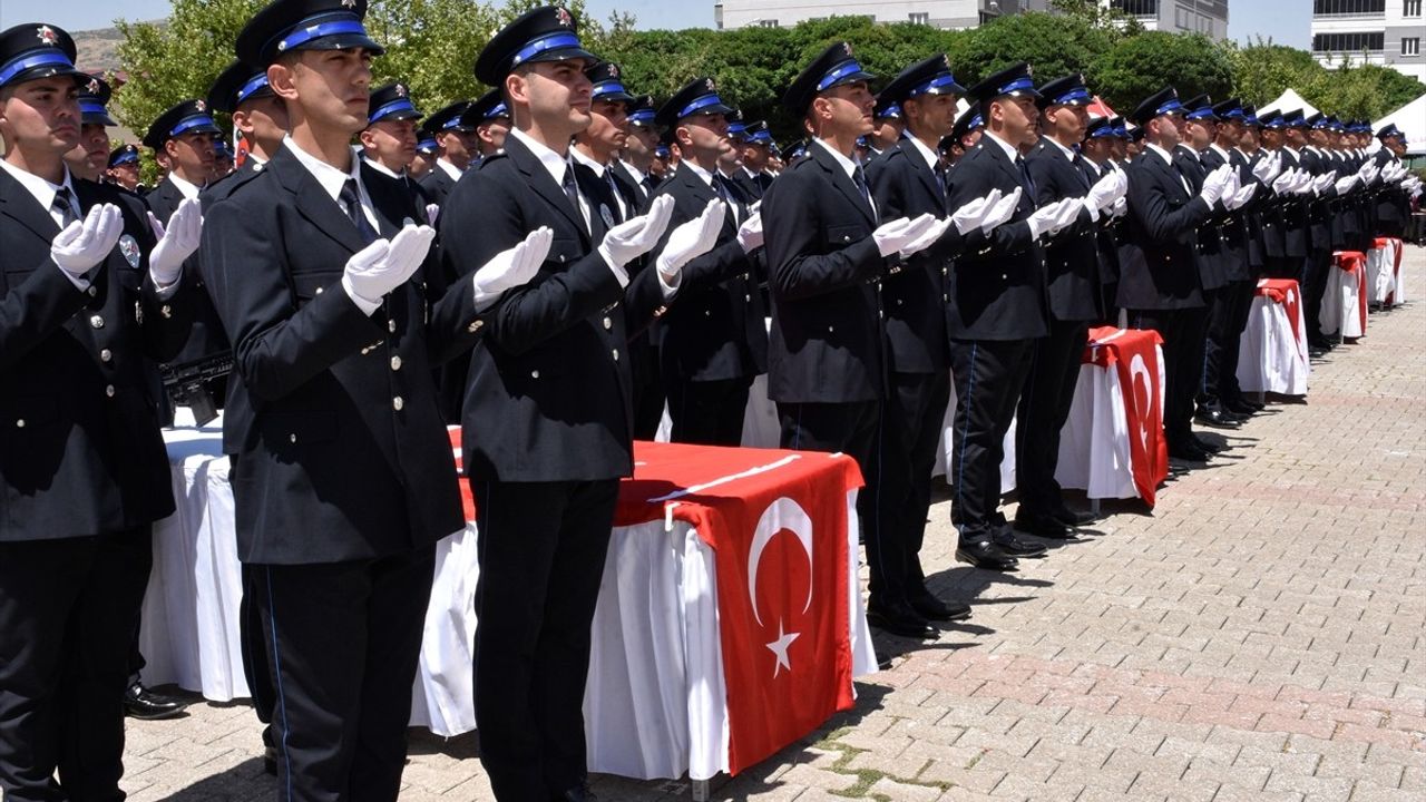 Bitlis'te 213 Polis Adayı Mezuniyet Sevincini Yaşadı