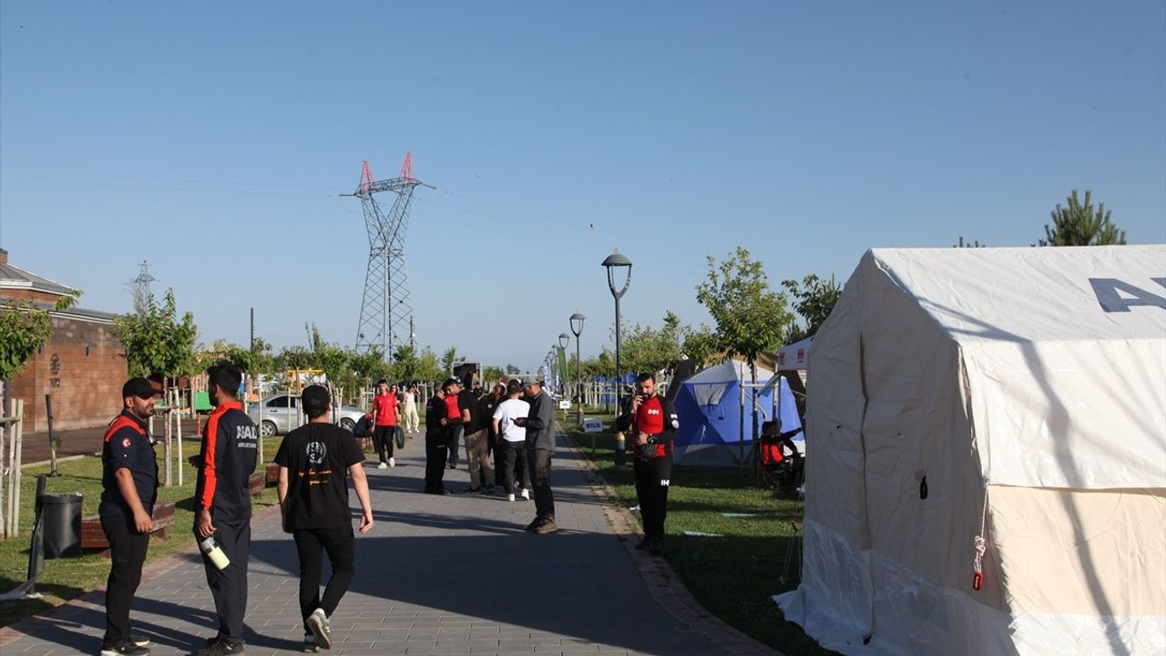 Bitlis'te 'AFAD Doğu ve Güneydoğu Anadolu Bölgesi Akreditasyon Kampı' Başladı