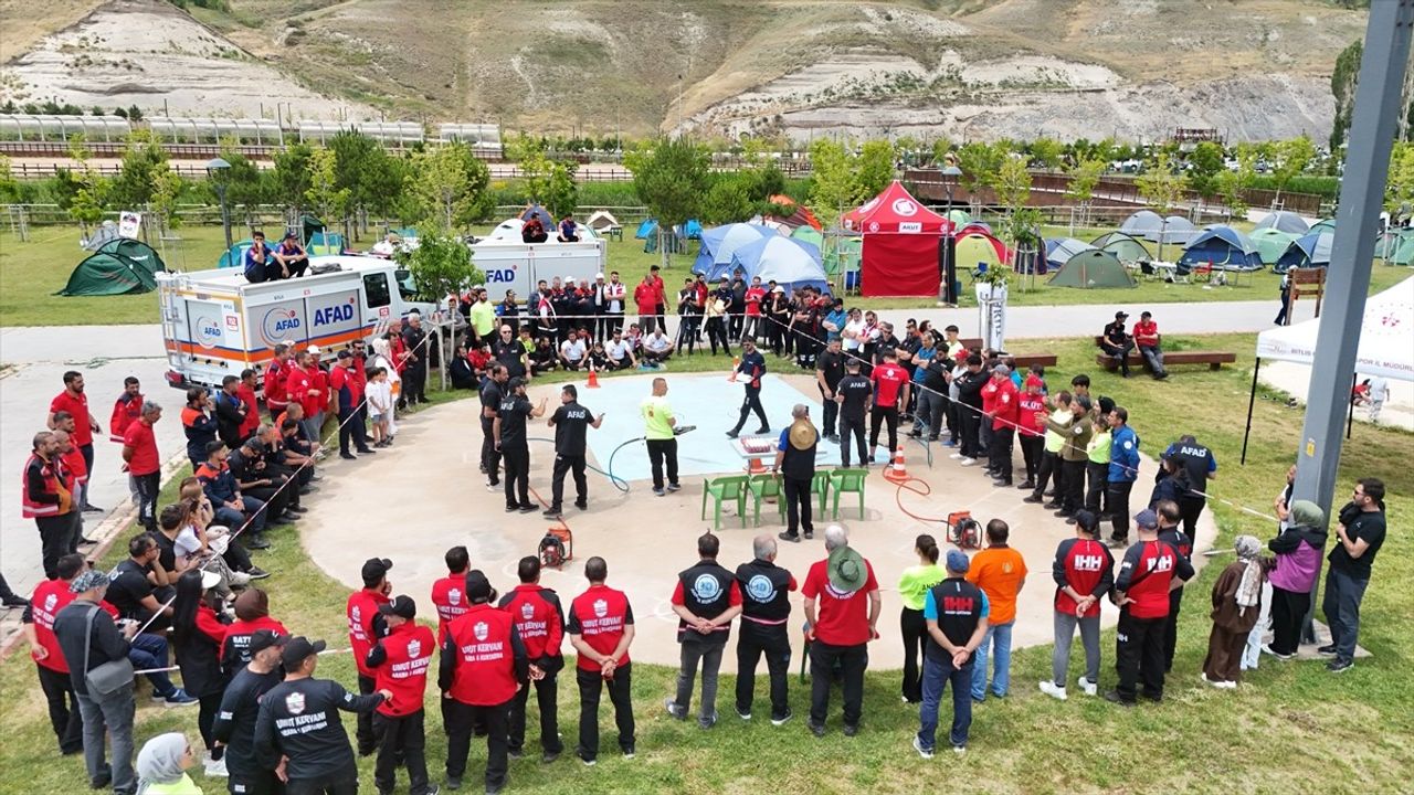 Bitlis'te AFAD Doğu ve Güneydoğu Anadolu Bölgesi Akreditasyon Kampı Devam Ediyor