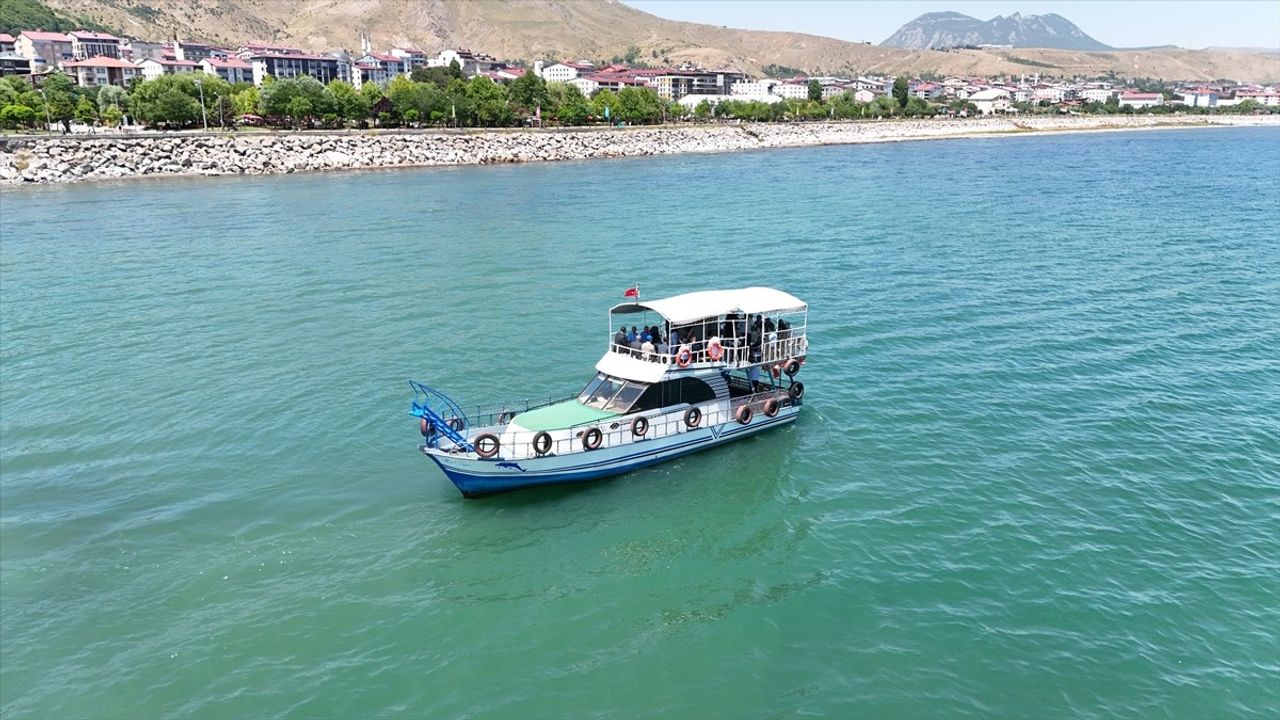 Bitlis'te Denizcilik ve Kabotaj Bayramı Coşkuyla Kutlandı