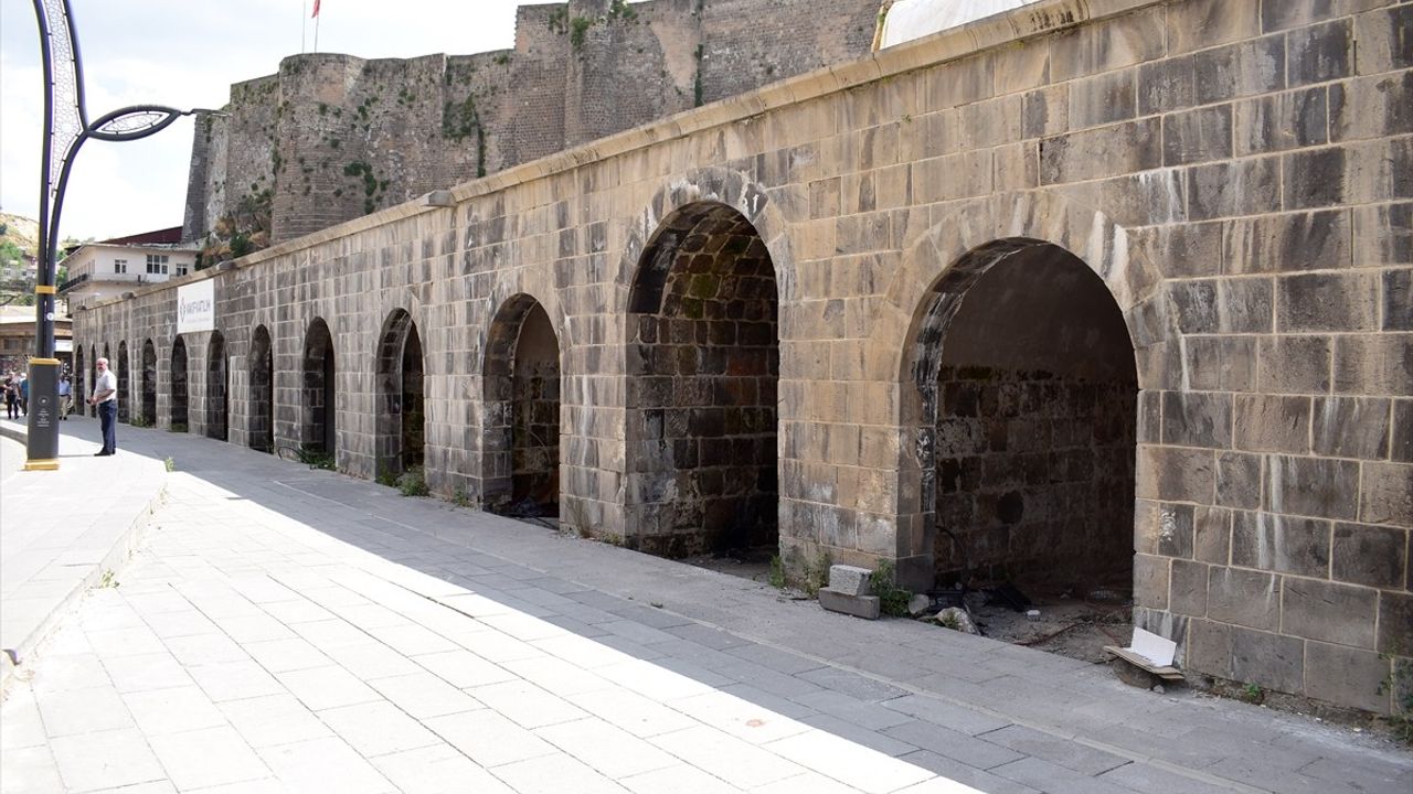 Bitlis Vakıflar Bölge Müdürlüğü, 6 İlde Restorasyon Çalışmalarını Sürdürüyor
