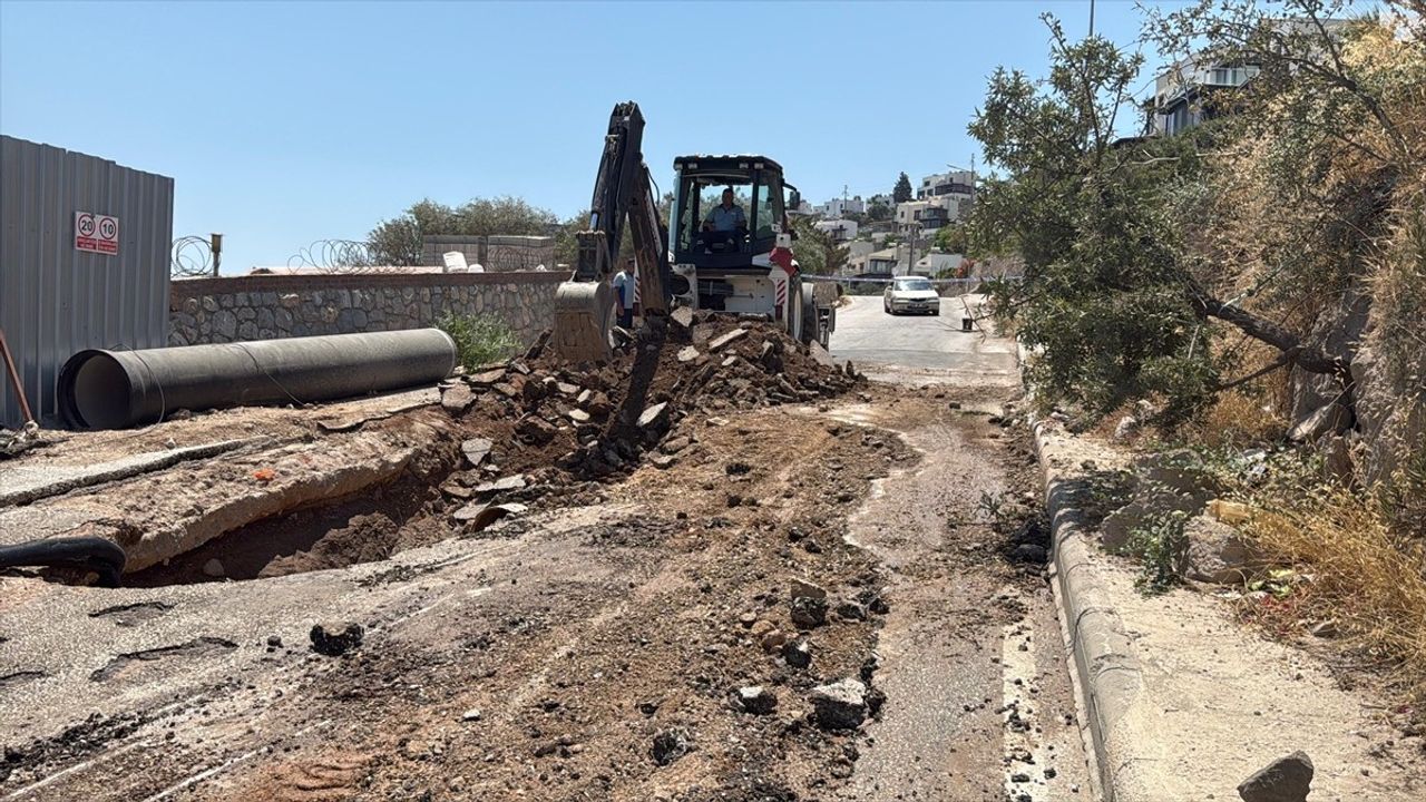 Bodrum'da İçme Suyu İsale Hattında Patlama: Onarım Çalışmaları Başlatıldı