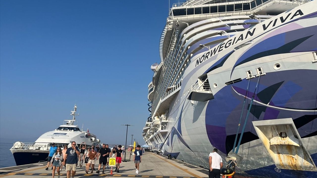 Bodrum Limanı'na 'Norwegian Viva' Kruvaziyeri ile 3.581 Yolcu Geliyor