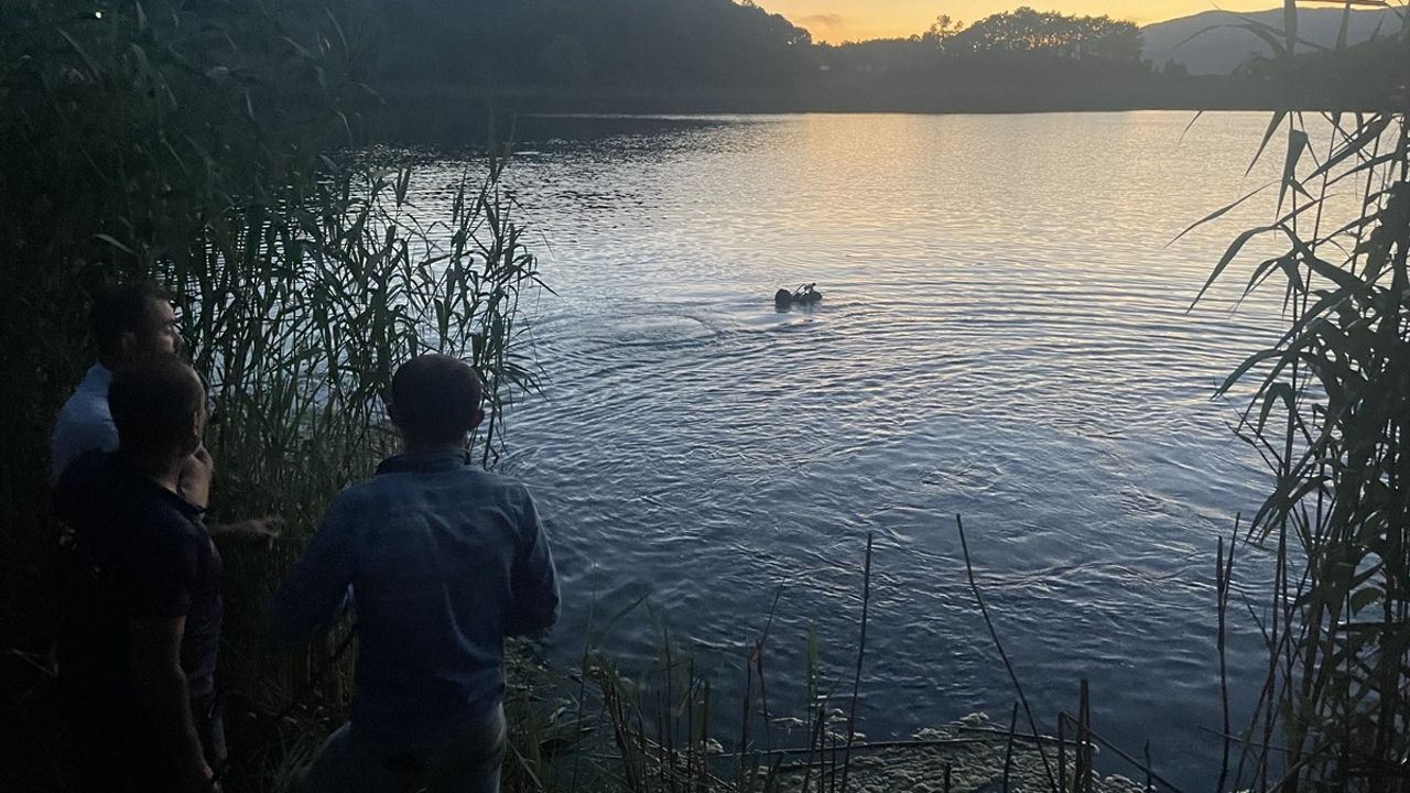 Bolu'da Karamurat Göleti'nde Kaybolan Genç İçin Arama Kurtarma Çalışmaları Başlatıldı