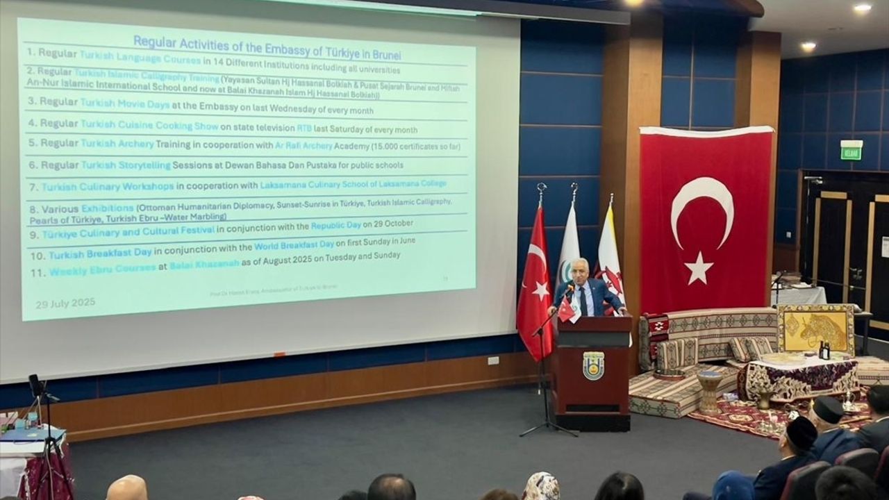 Brunei Darusselam Üniversitesinde Türkiye Kültür Günü Etkinliği
