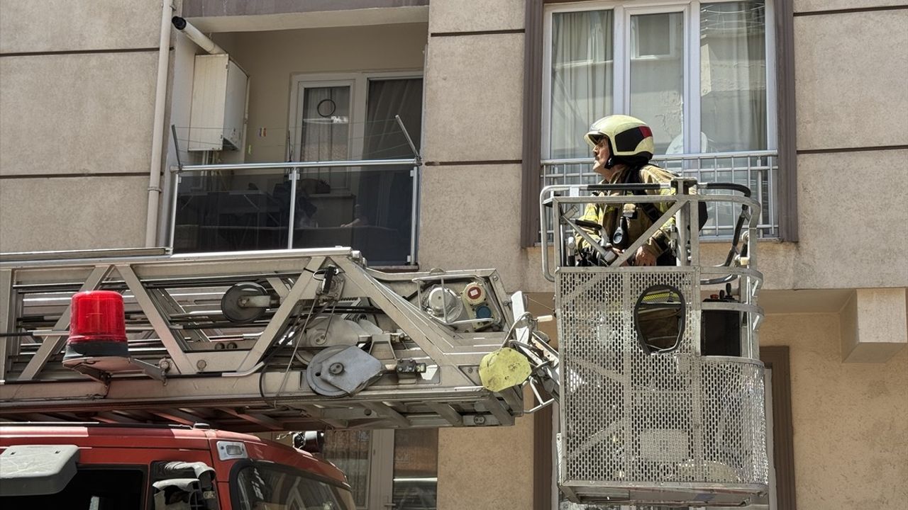 Bursa'da Çatı Katında Yangın: İtfaiye Müdahale Etti